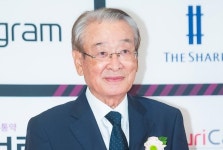 연극 고도를 기다리며를 기다리며, 이순재 건강상 이유 하차→취소 회차 선예매 진행