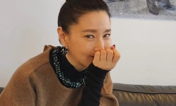 이영애정호영 부부, 시상식서 오붓 투샷 포착…여전히 애틋하네