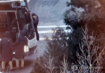 경찰, 경호처 '김건희 여사 라인' 김신 가족부장 소환 예정…윤석열 체포 임박