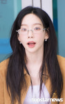 소녀시대 태연, 안경~해주세요!…느엣? (인천공항 출국) [HD포토]