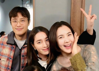 이병헌·이민정 가족사진 공개…이지안과의 특별한 순간