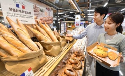 디앤비푸드&준마트 | 홈플러스, 20대 고객 매출 25% 증가…F&B 강화로 푸드 매출도 상승
