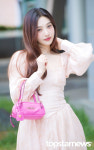 레드벨벳 조이, 명품가방보다 빛나는 핑크 프린세스 (동물농장 출근길) [HD포토]