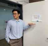 안경+수트 조합 깔끔 반전…최시원, 사색에 잠긴 대기실→궁금증 증폭