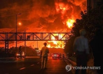 이란·이스라엘 전쟁에 석유 CEO들 경고…호르무즈 해협 봉쇄 땐 공급 차질 우려
