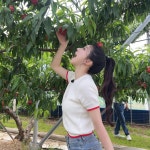 복숭아 향 가득한 여름…송민경, 싱그런 미소→초록빛 설렘