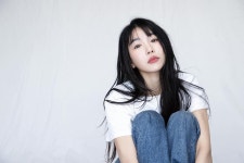 비워 낸 마음의 여백…오지연, 고요한 여름밤→청초한 무드