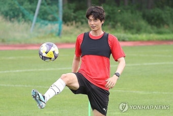 베테랑 선수 기성용, 포항 데뷔전에서 품격 플레이 기대