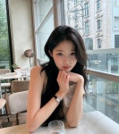신지연헤어클리닉 | "오랜만에 일상 업데이투"…신지연, 여름 오후 온기→청초한 휴식