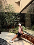 더운 여름 어찌 보내시나요…왕빛나, 햇살 아래 쉼→찜질방 감성 휴식