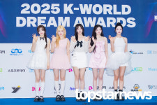 드림피프티서울타워지점 | 피프티피프티, '청순 여신 비주얼' (2025K월드드림어워즈 블루카펫) [HD포토]