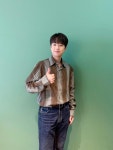 오늘도 찬원으로 힐링…이찬원, 가을 청량미→엄지로 전한 긍정