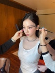 고요한 시선 머문 순간…카리나, 대기실 긴장감→빛나는 준비 과정