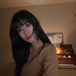 밤빛에 물든 고요한 시선…이이담, 담담한 겨울밤→조용한 존재감