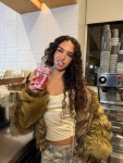 캣츠아이 다니엘라 The Gabriela Smoothie…카페에서 근황 포즈
