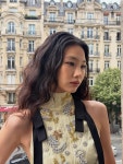 정호연, 프랑스 건물 배경으로 드레스 자태…영화 '호프' 기대감