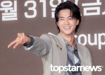 [HD포토] 김지훈, '귀여운 키링남!' (지금 불륜이 문제가 아닙니다 제작발표회)