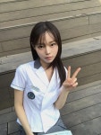 송예빈, 교복 입고 브이 포즈…'욕망의덫' 촬영장 근황