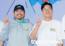 [HD포토] 박현용 PD-나영석 PD, '사진은 역시 브이!' (대체 등산을 왜 하는건데 제작발표회)