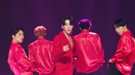 2AM 이창민, 붉은 수트 퍼포먼스로 '전설의 사내' 예고
