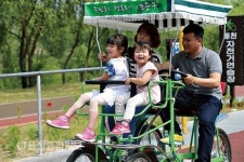 동천에 부는 자전거바람… 공짜라서 더 즐겁다!