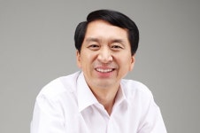 급식 봉사·시민과의 만남으로 공식 업무 시작