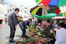 울산 북구의회, 염포동 신전시장 방문