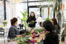 플로리스트, 꽃으로 행복을 전도하다