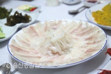 [명품울주 맛집멋집을 찾아라]간절곶에서 찾은 깊은 바다의 맛 평동간절곶횟집