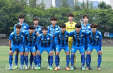 울산대 김현석 감독, 성균관대 설기현 감독에 한판승