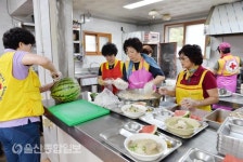 대한적십자사 중구지구협의회, 지역 어르신 위한 삼계탕 나눔