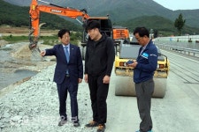 강길부 의원, 국도 24호선 도로유실 현장 점검