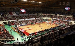 농구의 계절이 왔다 만원관중으로 가득한 울산동천체육관