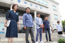 정천석 울산 동구청장, 동부도서관 현장방문