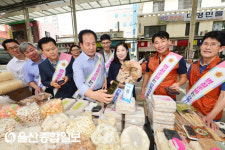 전통시장 이용 홍보나선 울산시의회 의원들