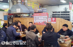 김일권 양산시장, 덕계종합상설시장 방문...상인들 격려