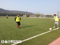 동호인 축구경기에서 실력발휘한 정갑윤 전 국회부의장