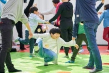 몸짓은 언어 그 이상 메시지 담아