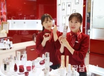 쌀쌀한 날씨…보습 화장품·건강 차 매출 ‘쑥’