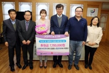 장흥 김성훈이비인후과·중앙약국 부부, 신입생 교복 선물
