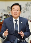 [광남초대석]문인 광주 북구청장