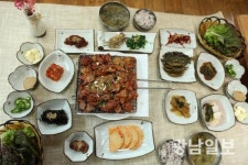 곡성군, 석곡흑돼지 숯불구이 명성 회복 ‘총력’