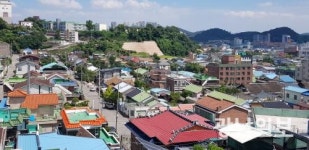 순천 철도문화마을에 태극기 펄럭 애국물결
