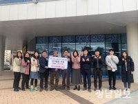 어룡동 주민들, 취약계층에 코로나 방역 물품 후원