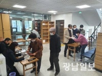 온라인 접수 어려워요…어르신들 ‘북적’
