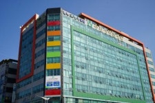 ‘현대판 고려장’ 옛말…치료·문화생활 접목