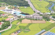 흉물 방치 홍성 광천 폐아파트 30여 년 만에 철거