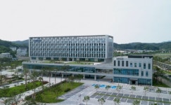 옛 서천군청사 철거 중 천장 무너져… 1명 사망