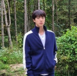 BTS 진, 경북 산불 피해 안동 길안중학교에서 배식 봉사... 조그마한 도움이 되길