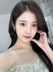 아이유, 데뷔 17주년 맞아 2억 원 기부... 취약계층에 전달